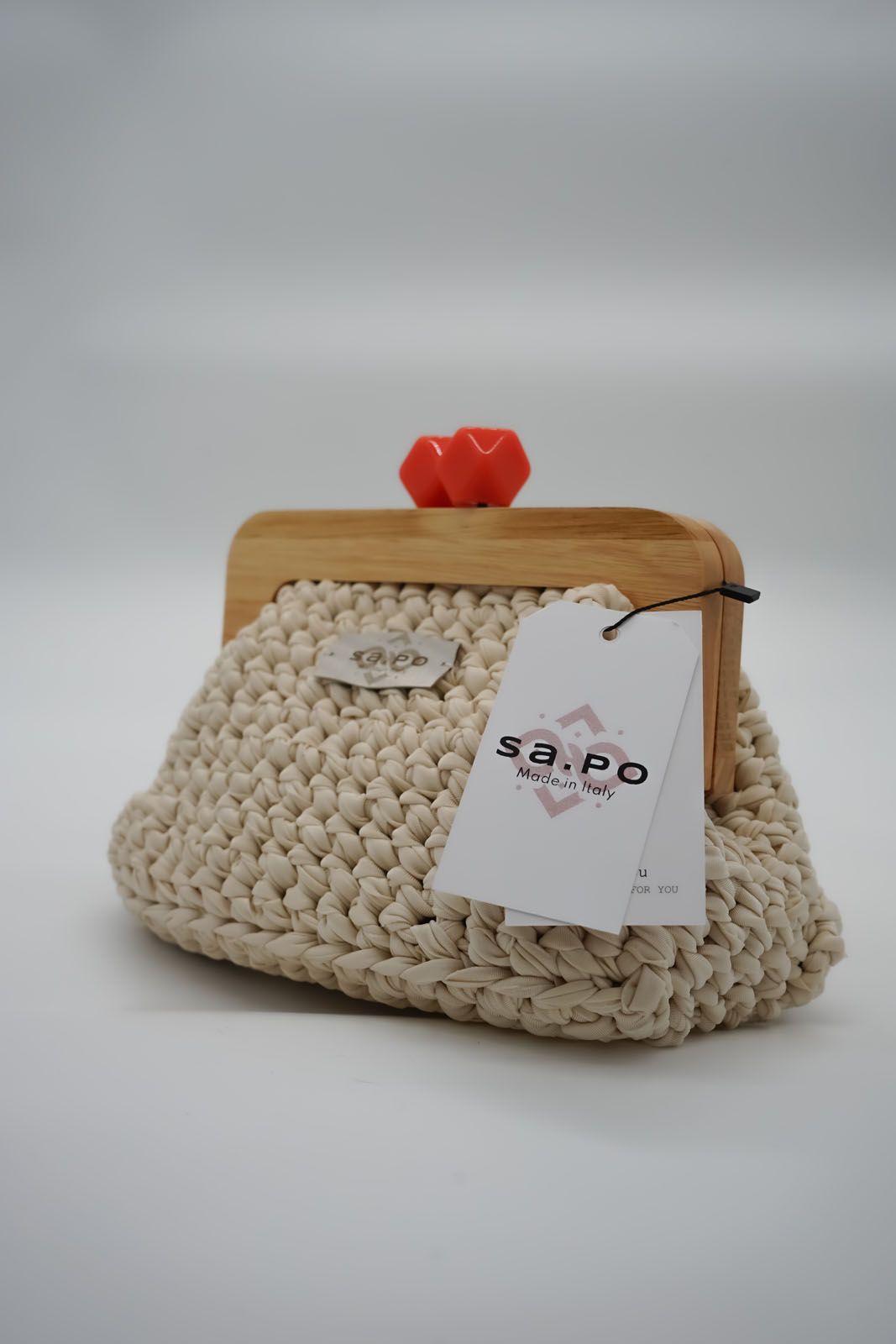 Dionea con chiusura magnetica in legno - Warm Beige