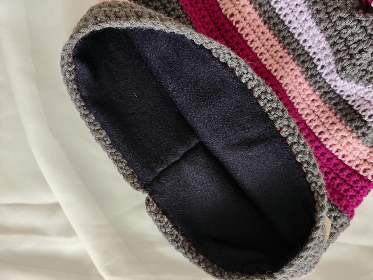 Crochet Beanie – Cuffia Uncinetto - Height  23 CM X CIRC. 56 CM - Righe fucsia