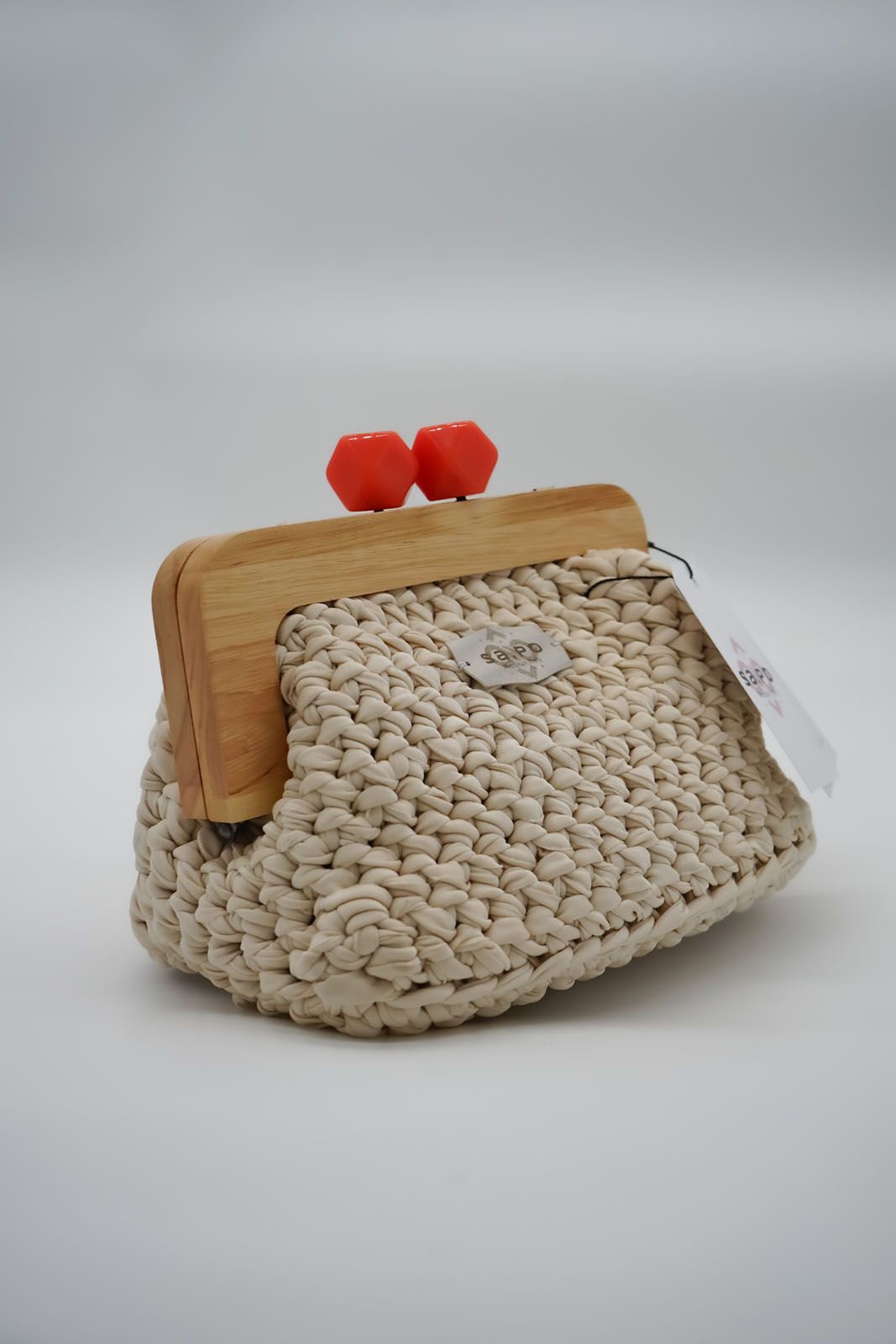 Dionea con chiusura magnetica in legno - Warm Beige